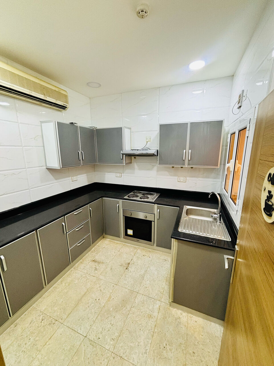 Tubli, Apartments, Flats, Houses & Villas, BHD 300/year,  2 BR,  Fully Furnished Sea View Flat For Rent