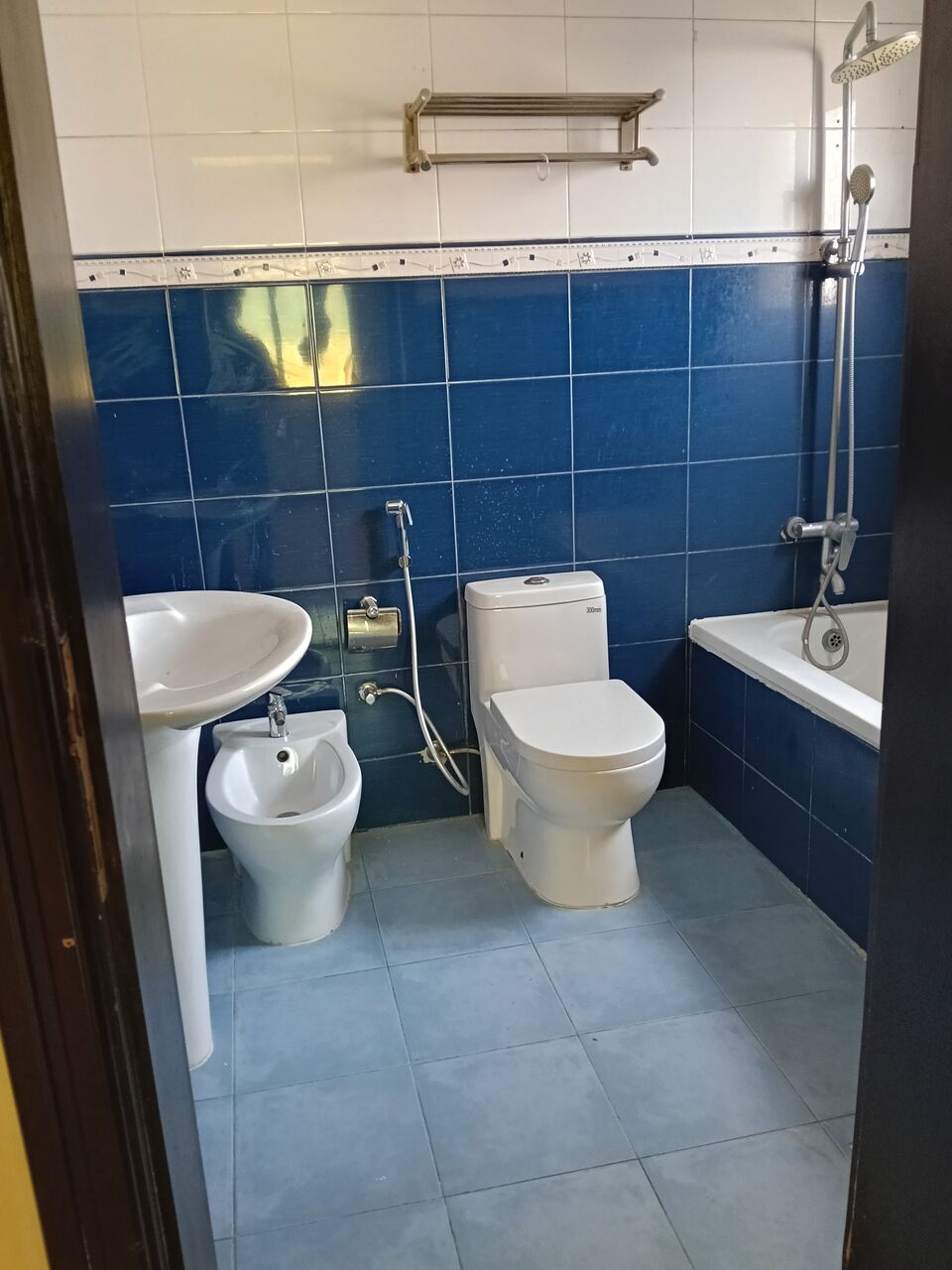 Adliya, Apartments, Flats, Houses & Villas, BHD 200/month,  2 BR,  2 Bedroom Semi Furnished Flat For Rent Without Ewa