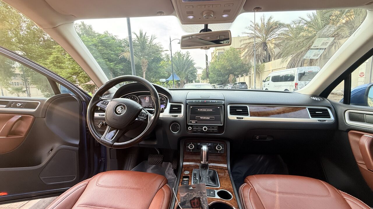 Jeddah, Vehicles, Cars & Trucks , SAR 58000,  Volkswagen Touareg,  2016,  Automatic,  190000 KM,  Volkswagen Tourage  Sale Net & Clean Full Option