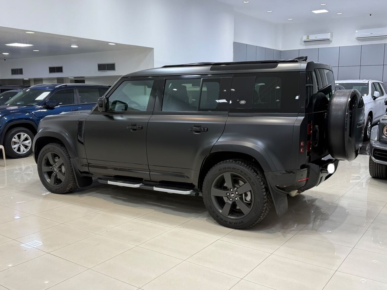 Manama, Vehicles, Cars & Trucks , BHD 27500,  Land Rover Defender,  2024,  Automatic,  51000 KM,   P400 /  (Black)