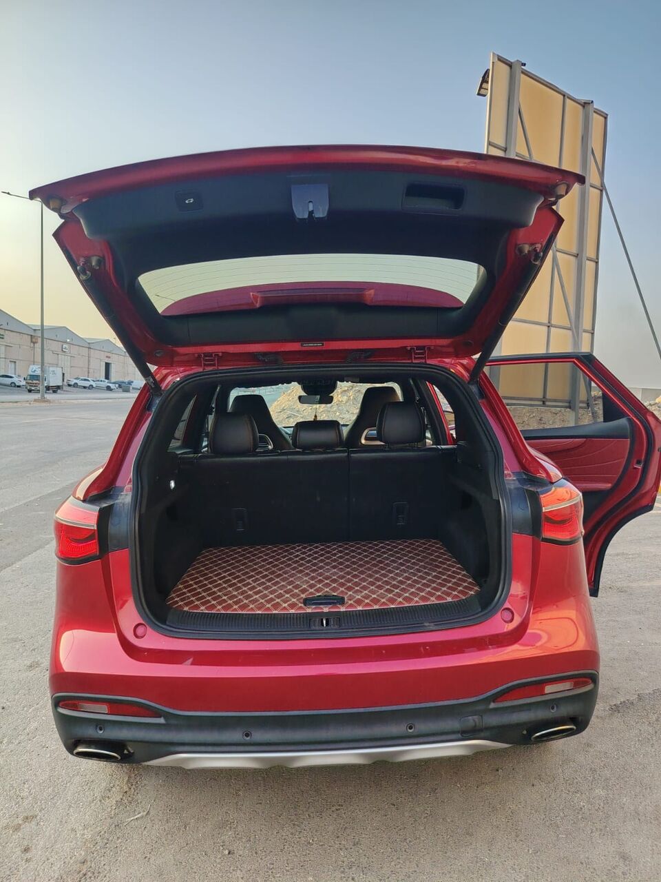 Riyadh, Vehicles, Cars & Trucks , SAR 38000,  MG HS,  2020,  Automatic,  87000 KM,   Luxury 2.0 Turbo &ndash; Model