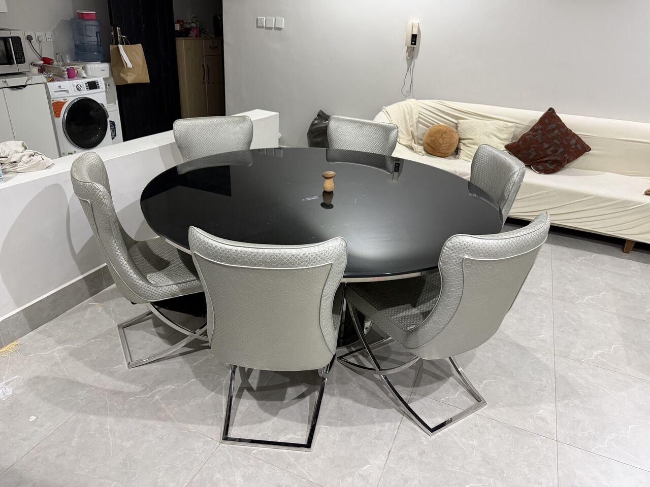 Al Jaradiyah, Furniture, SAR 1500,  Black Round Table 8 Chairs