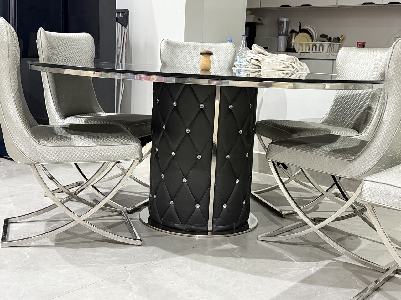 Al Jaradiyah, Furniture, SAR 1500,  Black Round Table 8 Chairs