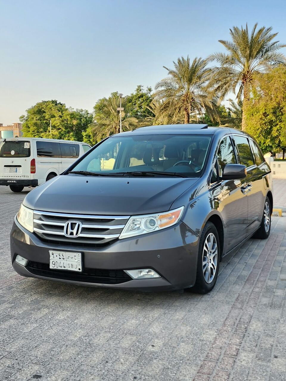 Dammam, Vehicles, Cars & Trucks , SAR 1,  Honda Odyssey,  2013,  Automatic,  206000 KM,  HONDA ODDESSEY  Low Meillage Full Options