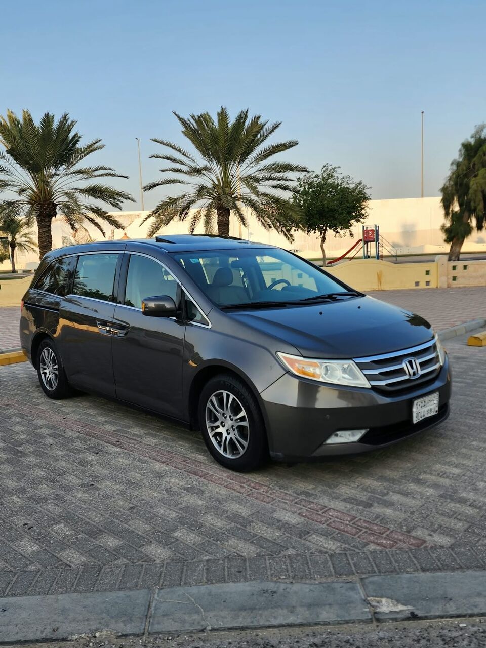 Dammam, Vehicles, Cars & Trucks , SAR 1,  Honda Odyssey,  2013,  Automatic,  206000 KM,  HONDA ODDESSEY  Low Meillage Full Options