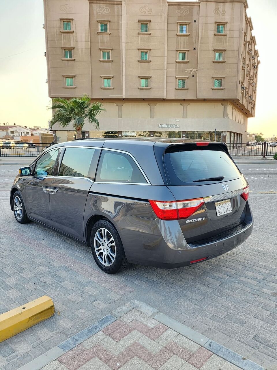 Dammam, Vehicles, Cars & Trucks , SAR 1,  Honda Odyssey,  2013,  Automatic,  206000 KM,  HONDA ODDESSEY  Low Meillage Full Options