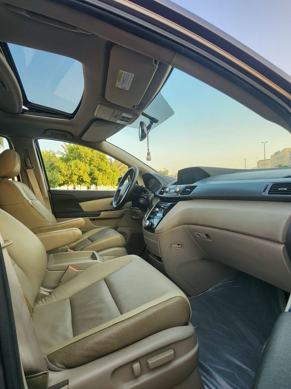 Dammam, Vehicles, Cars & Trucks , SAR 1,  Honda Odyssey,  2013,  Automatic,  206000 KM,  HONDA ODDESSEY  Low Meillage Full Options