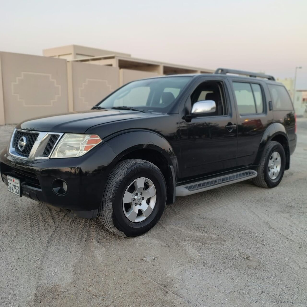 Manama, Vehicles, Cars & Trucks , BHD 1500,  Nissan Pathfinder,  2010,  Automatic,  370000 KM,