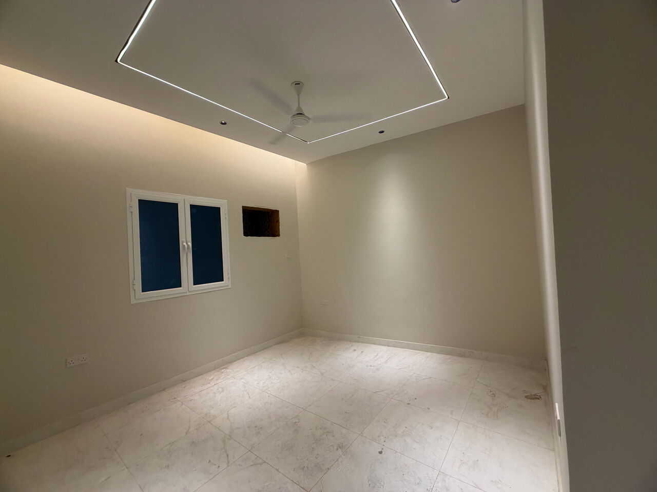 Salmaniya, Apartments, Flats, Houses & Villas, BHD 150/month,  Furnished,  1 BR,  1 Bedroom Flat For Rent With Ewa