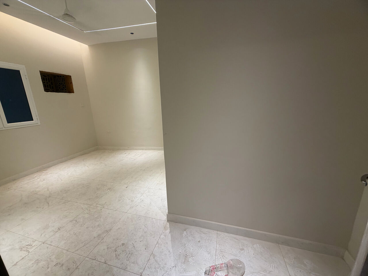 Salmaniya, Apartments, Flats, Houses & Villas, BHD 150/month,  Furnished,  1 BR,  1 Bedroom Flat For Rent With Ewa
