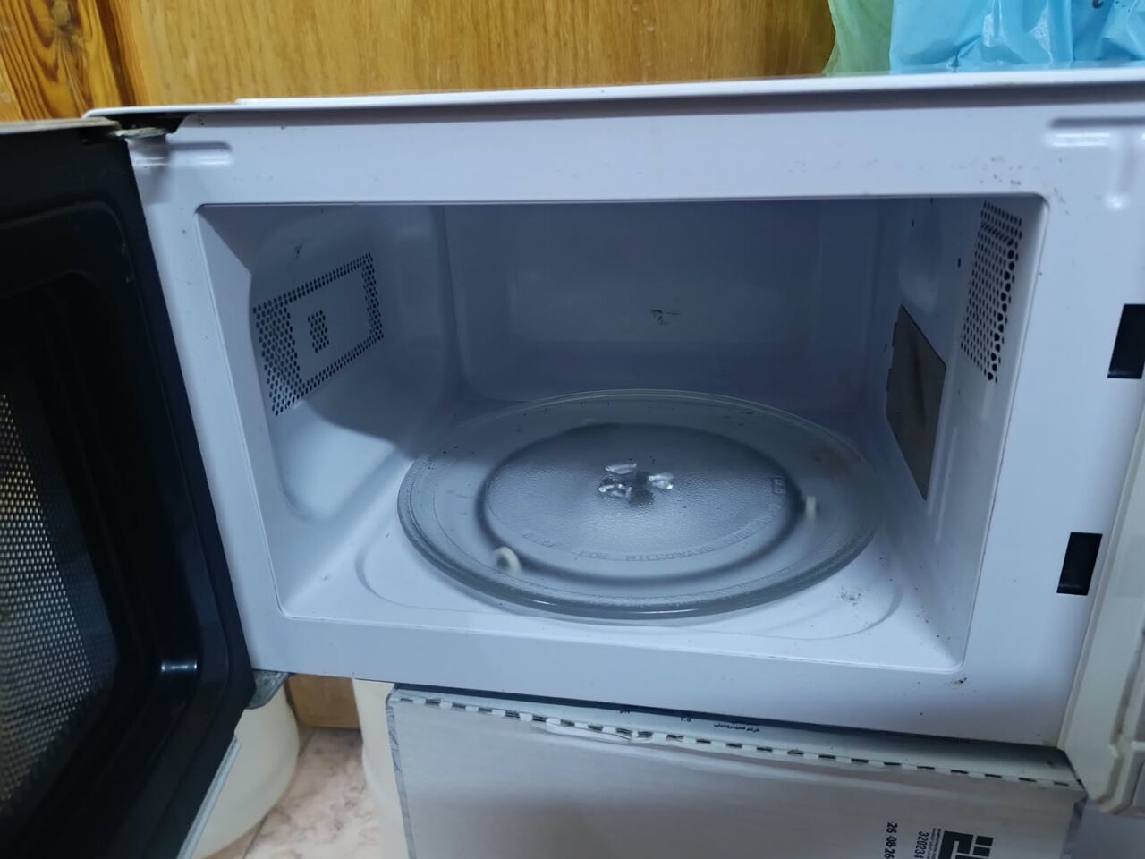 Abha, Household Items, SAR 150,  Microwave For Sale