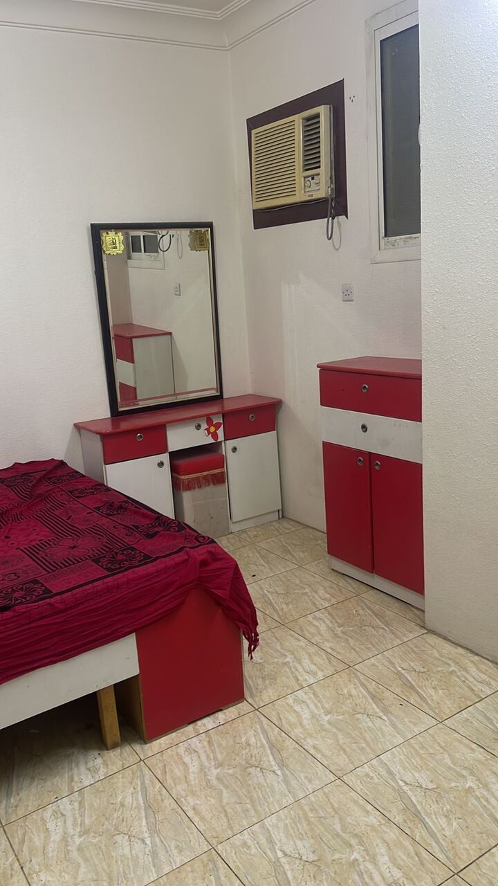 Al Khalidiyah, Bedspace For Rent, SAR 1000/month,  600 Sq. Meter,  Executive Bachelor Flat
