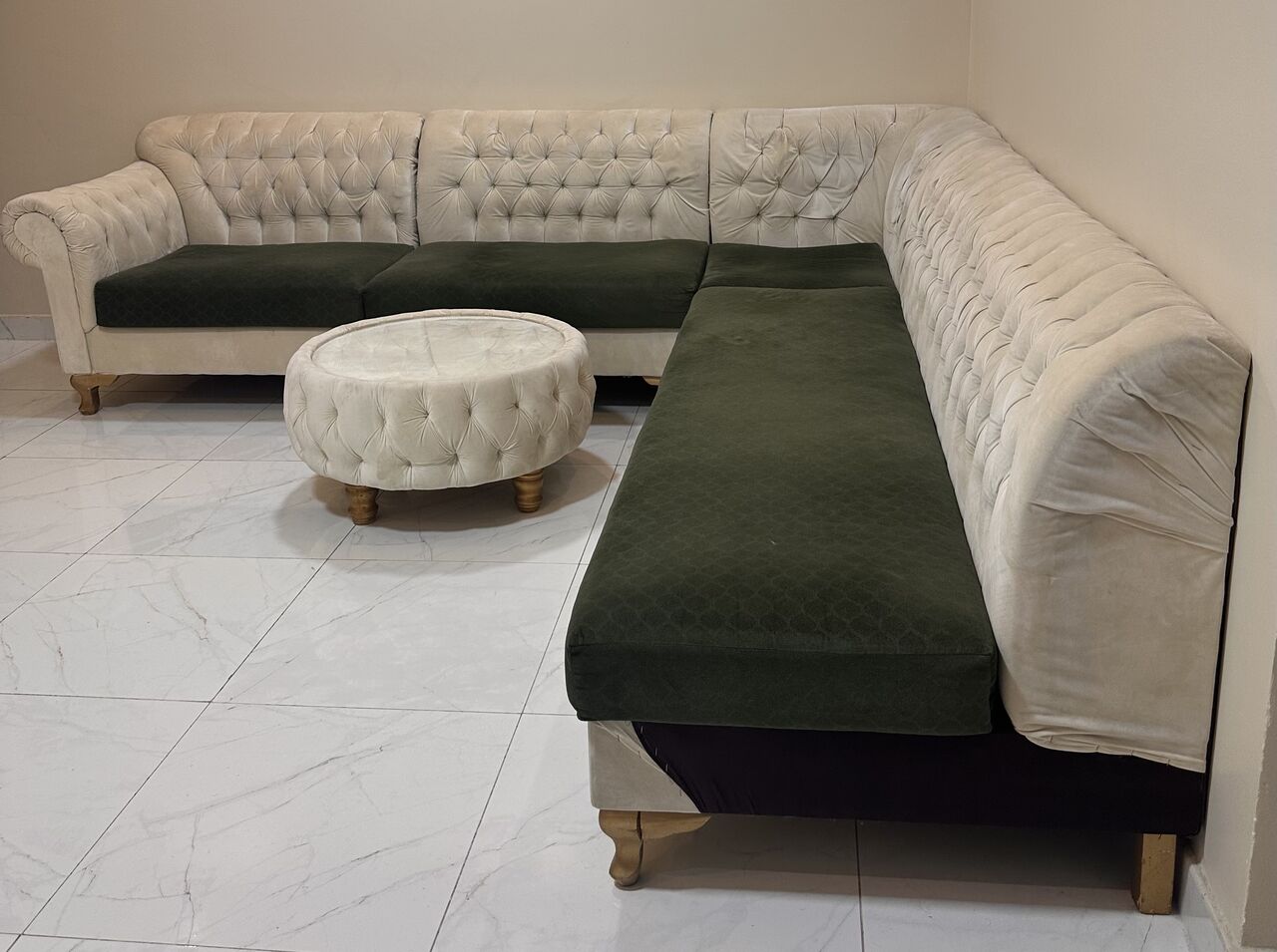 Jubail, Furniture, SAR 450,  7 Seater Sofa With Table