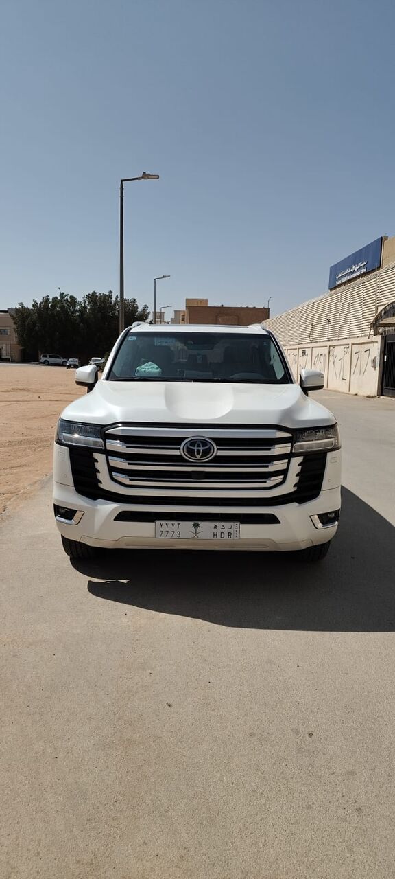 Riyadh, Vehicles, Cars & Trucks , SAR 230,  Landcruiser GXR L5 Full Option,  2022,  Automatic,  105 KM,  Saudi Spec