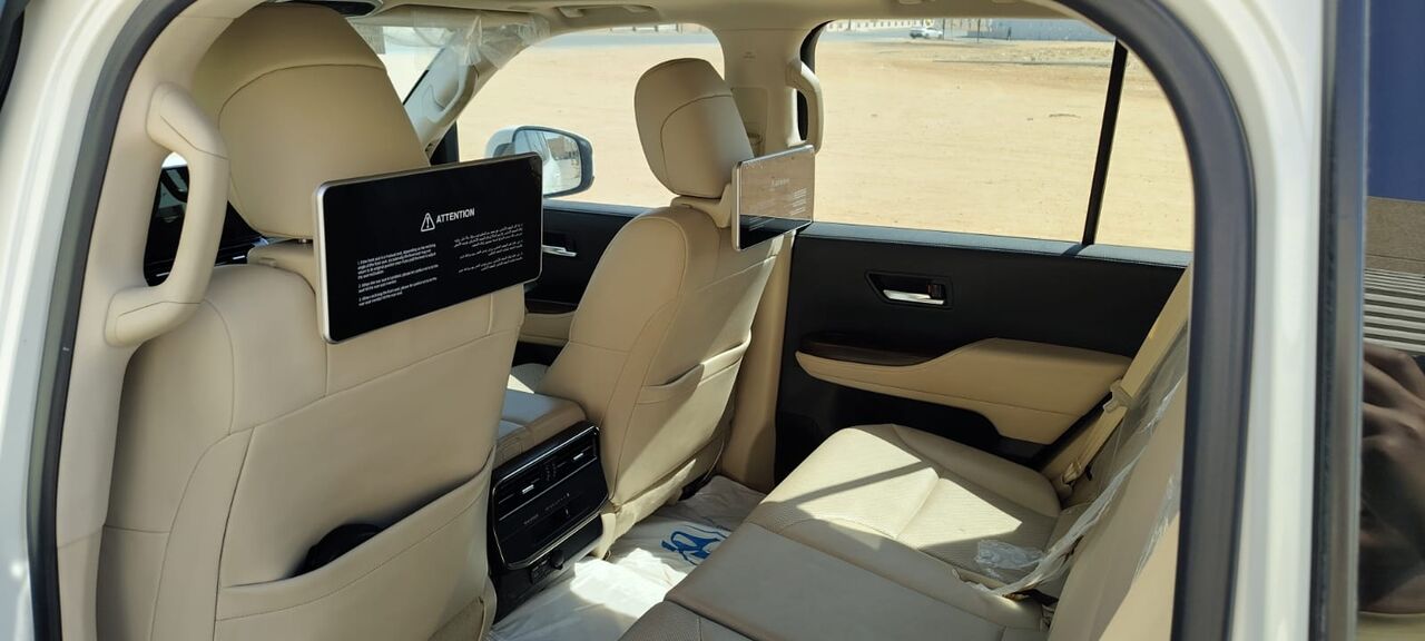 Riyadh, Vehicles, Cars & Trucks , SAR 230,  Landcruiser GXR L5 Full Option,  2022,  Automatic,  105 KM,  Saudi Spec