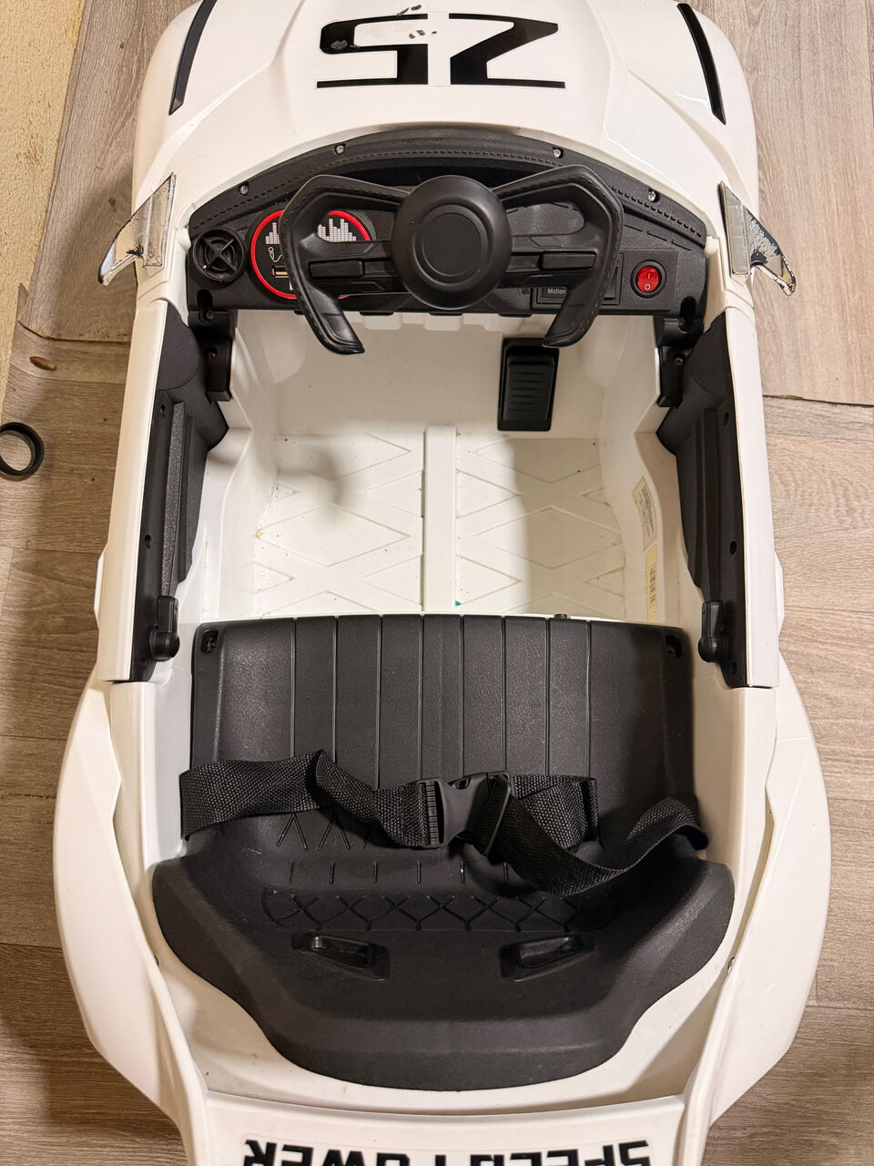 Jubail, Baby & Kid Stuff, SAR 200,  Kids Electric Car For Sale