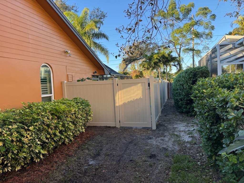 New York, Business, Vinyl Vs Wood Fence: Which Is Better For Tampa?