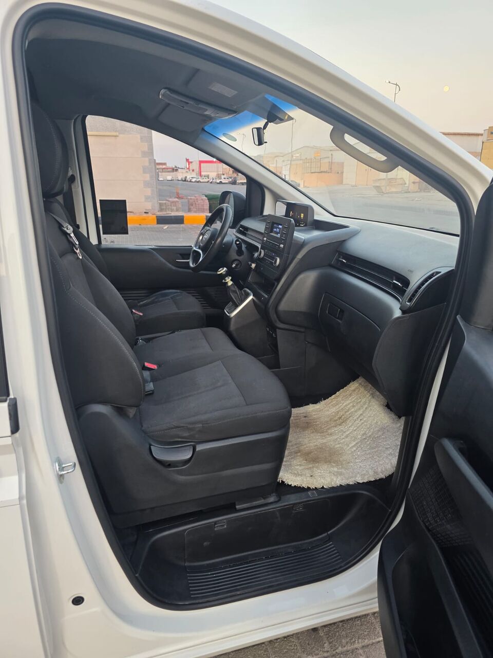 Dammam, Vehicles, Cars & Trucks , SAR 48000,  Hyundai Staria,  2022,  Manual,  194000 KM,  Van