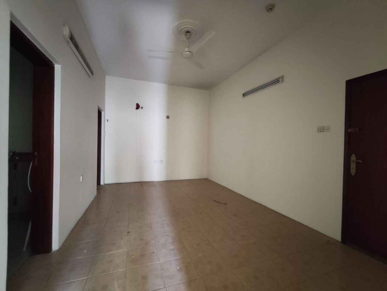 Bilad Al Qadeem, Apartments, Flats, Houses & Villas, BHD 150/year,  2 BR,  Bilad Al Qadeem:- 2Bhk Unfurnished Flat On Rent..