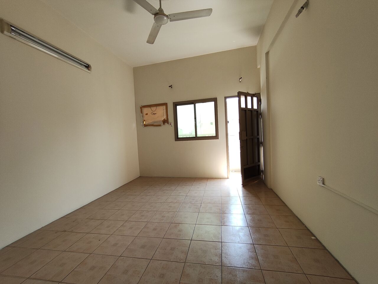 Bilad Al Qadeem, Apartments, Flats, Houses & Villas, BHD 150/year,  2 BR,  Bilad Al Qadeem:- 2Bhk Unfurnished Flat On Rent..
