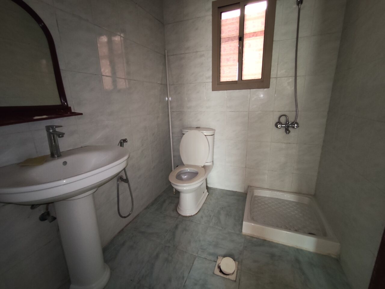 Bilad Al Qadeem, Apartments, Flats, Houses & Villas, BHD 150/year,  2 BR,  Bilad Al Qadeem:- 2Bhk Unfurnished Flat On Rent..
