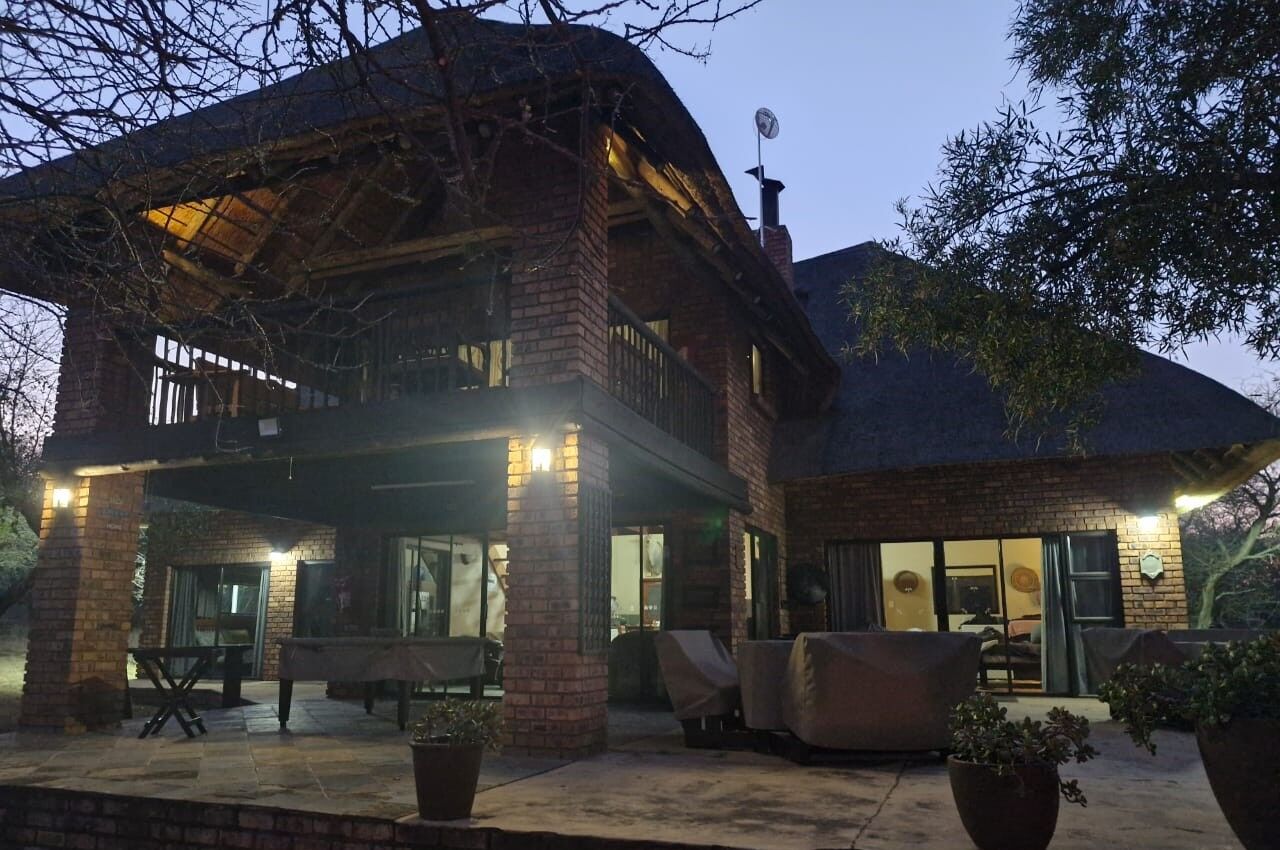 Johannesburg, Real Estate For Sale, ZAR 4000000,  3 BR,  225 Sq. Meter,  1-Hectare Safari Lodge With Unfenced Access To A 4,000ha Nature Reserve