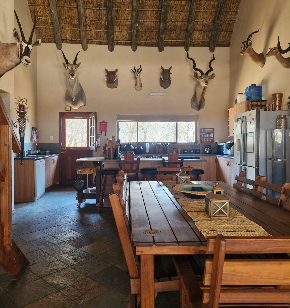 Johannesburg, Real Estate For Sale, ZAR 4000000,  3 BR,  225 Sq. Meter,  1-Hectare Safari Lodge With Unfenced Access To A 4,000ha Nature Reserve