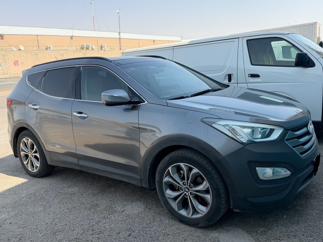 Riyadh Vehicles, Cars & Trucks , SAR 36000,  HYUNDAI GRAND SANTA FE 3.3 V6 FULL OPTION,  2013,  Automatic,  260 KM,   For Sale, 2
