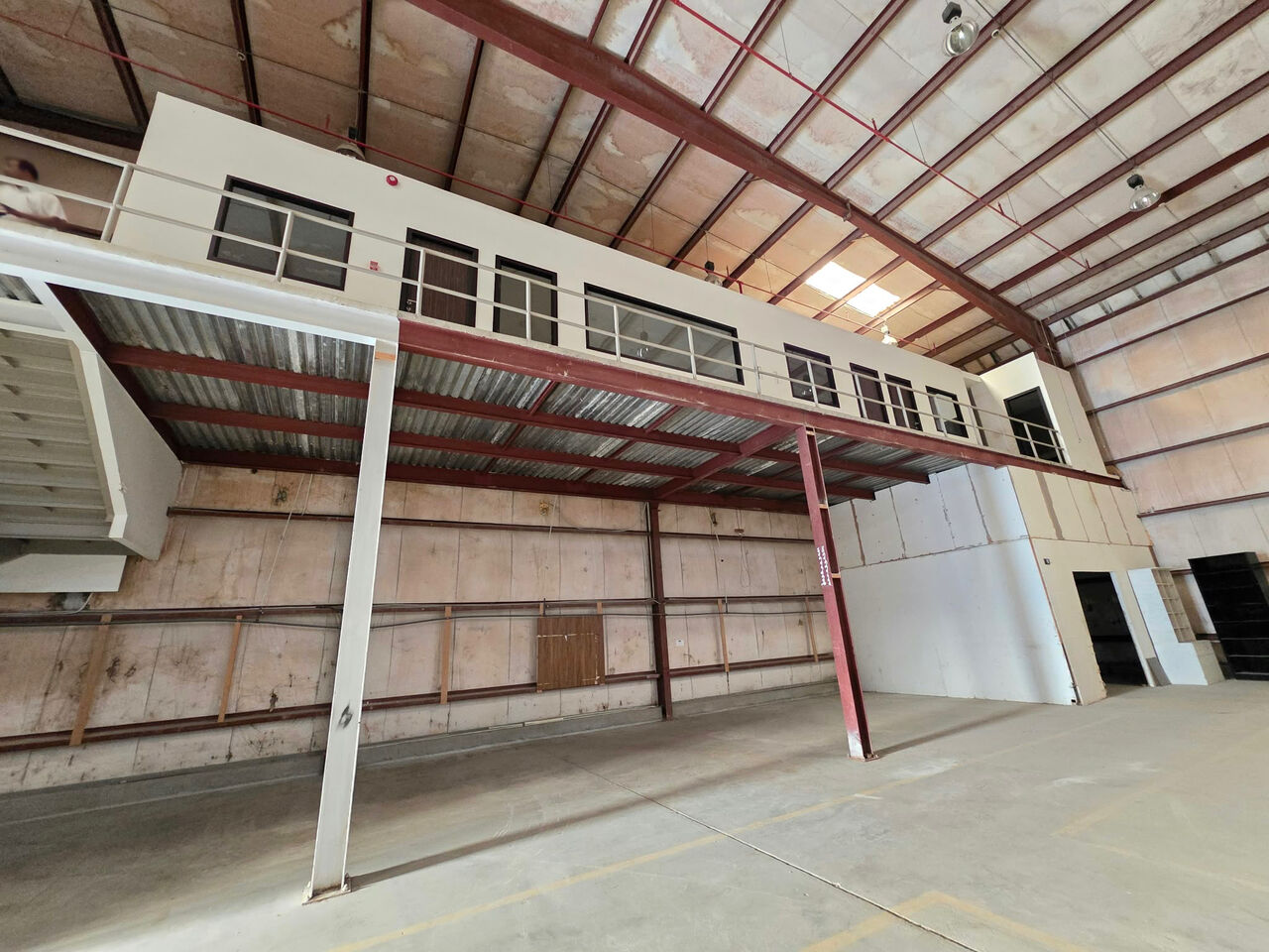 Manama, Factories, BHD 2,  4500 S.m Warehouse / Factrory For Rent With High Power
