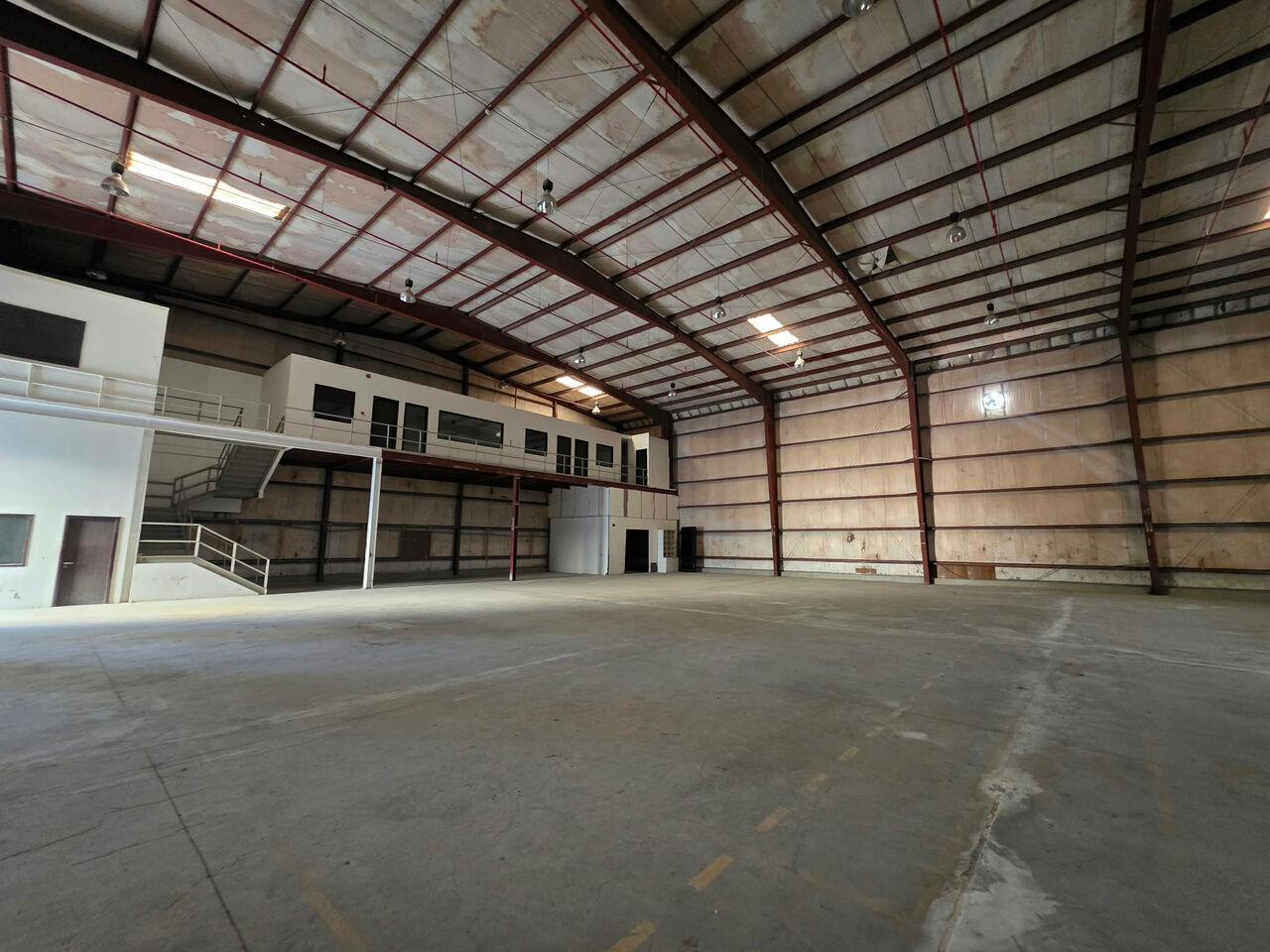 Manama, Factories, BHD 2,  4500 S.m Warehouse / Factrory For Rent With High Power