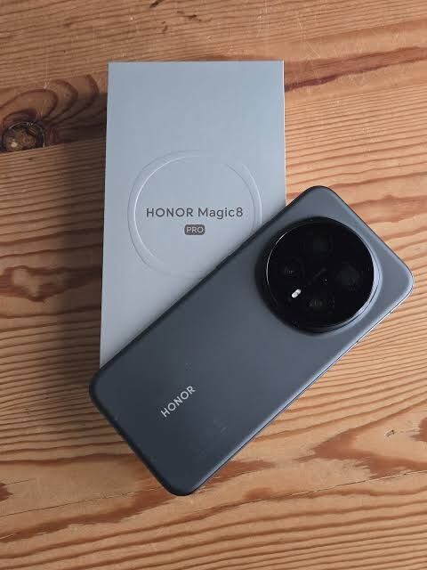 Hoora, Mobile Phones, BHD 355,  Honor Magic 8 Pro 512 GB New Just  1 Week Used Untouched Condition With Full Warranty