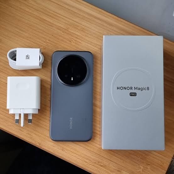 Hoora, Mobile Phones, BHD 355,  Honor Magic 8 Pro 512 GB New Just  1 Week Used Untouched Condition With Full Warranty