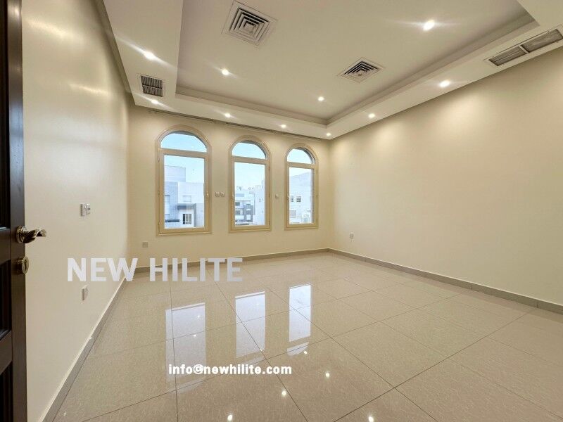 Kuwait City, Villas, KWD 850,  Spacious 4-Bedroom Floor For Rent In Abu Fathira