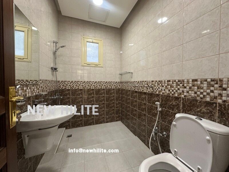 Kuwait City, Villas, KWD 850,  Spacious 4-Bedroom Floor For Rent In Abu Fathira