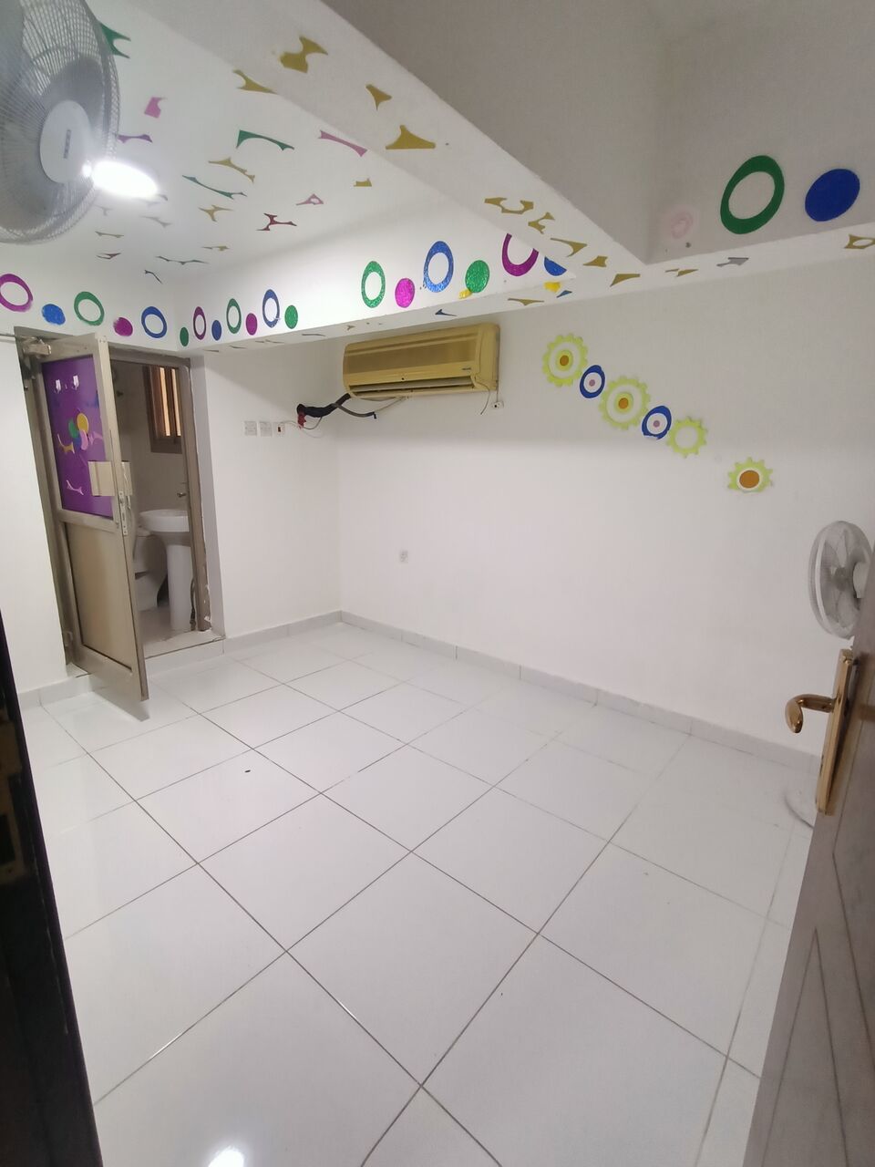 Gudaibiya, Apartments, Flats, Houses & Villas, BHD 150/month,  1 BR,  Semi Furnished 1 Bedroom Flat For Rent In Gudaibiya Unlimited Electricity