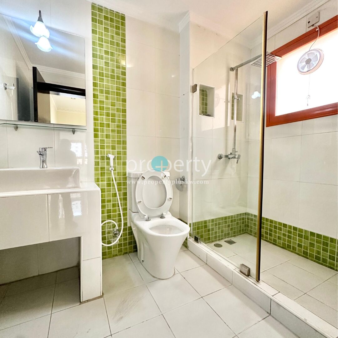 Salmiya, Apartments, Flats, Houses & Villas, KWD 485/month,  3 BR,  3 Bedroom Apartment With Balcony In Salmiya