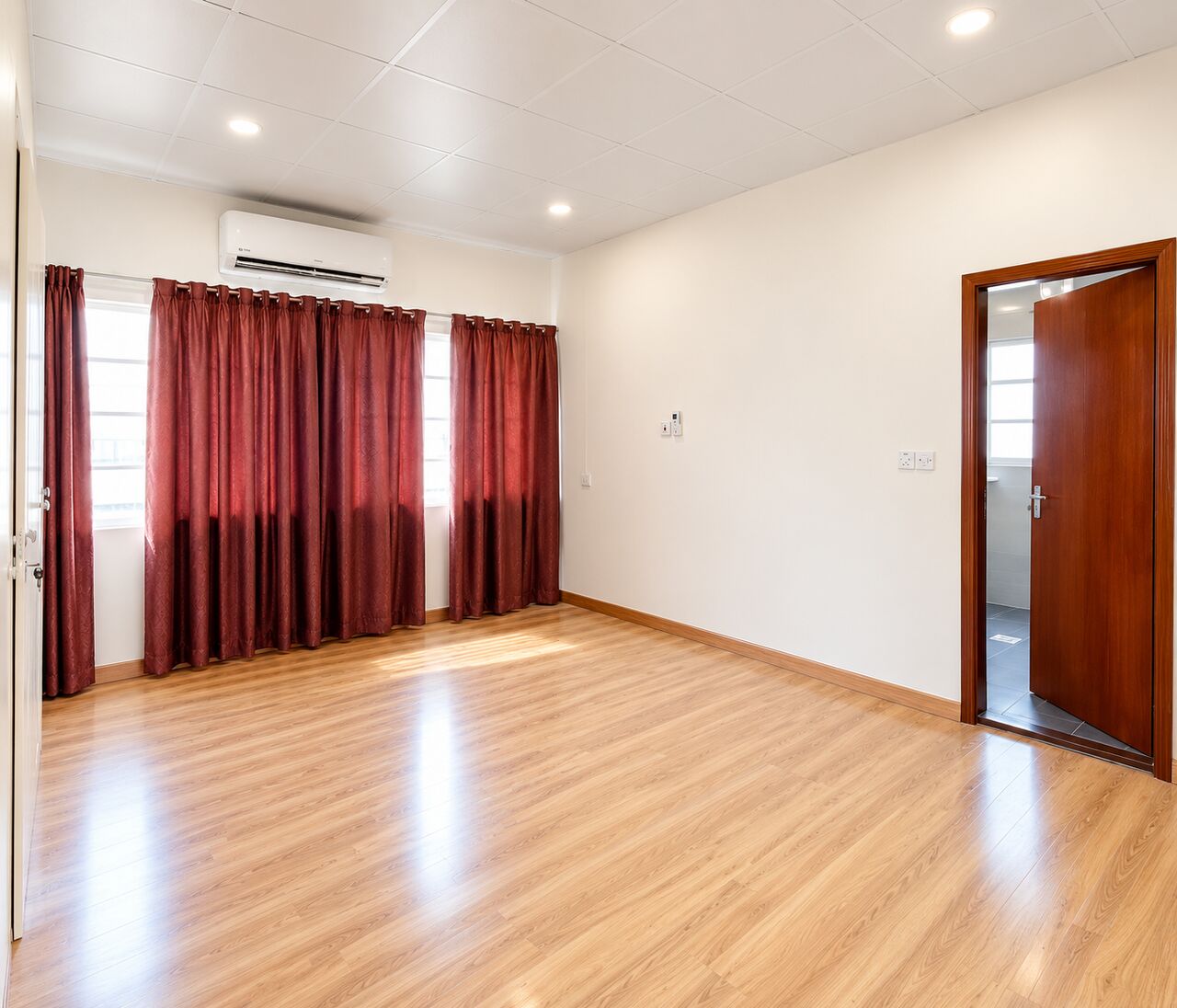 Umm Al Hassam, Villas, BHD 600,  Furnished,  300 Sq. Meter,  Spacious 4 BHK Garden Villa For Rent In Umm Al Hassam-BD.600/-