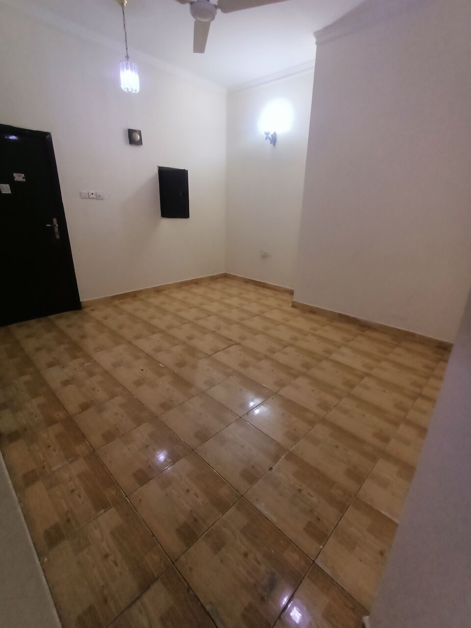 Gudaibiya, Apartments, Flats, Houses & Villas, BHD 200/month,  2 BR,  Semi Furnished 2 Bedroom Spacious Flat For Rent In Gudaibiya With Electricity