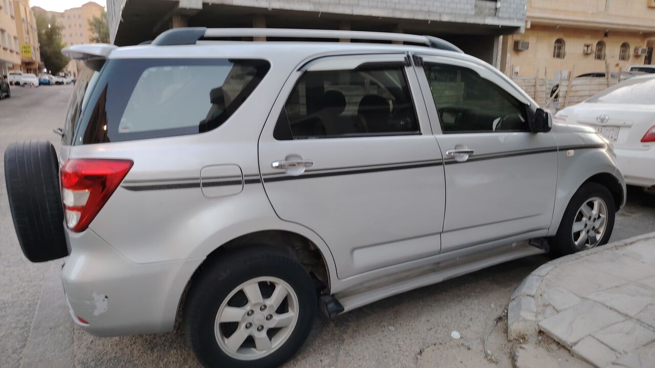 Jubail, Vehicles, Cars & Trucks , SAR 19500,  Diahatsu,  2009,  Automatic,  29850 KM,    Model, 7 Seater, Fully , 4x4, 1.5 Liter Good Condition