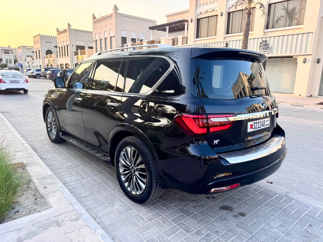 Manama, Vehicles, Cars & Trucks , BHD 9500,  Infiniti QX80,  2019,  Automatic,  160000 KM,  Infiniri QX80 -  - Good Condition