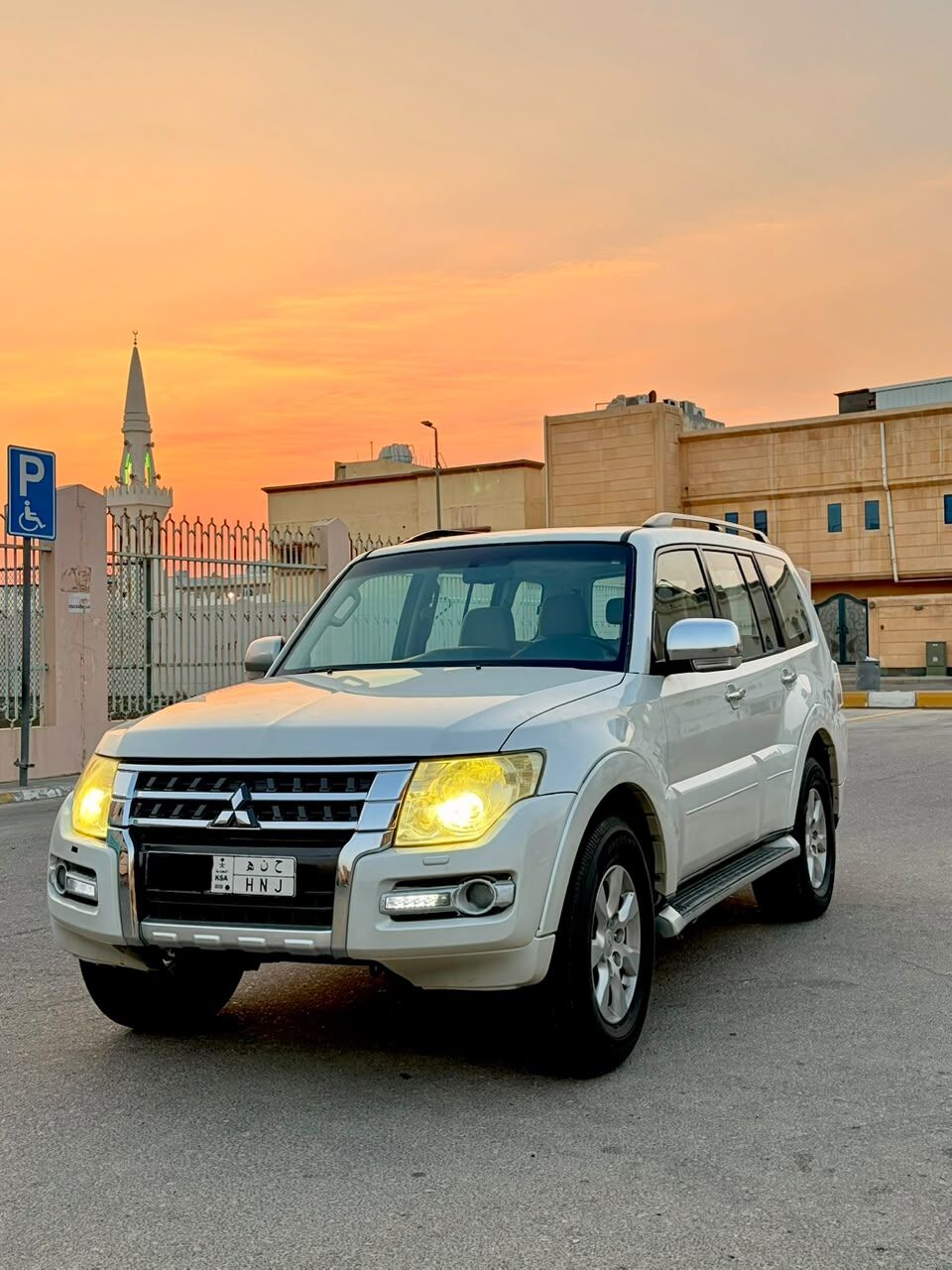 Jubail, Vehicles, Cars & Trucks , SAR 30000,  Mitsubishi Pajero V6,  2016,  Automatic,  380000 KM,   Mitsubishi Pajero  4×4