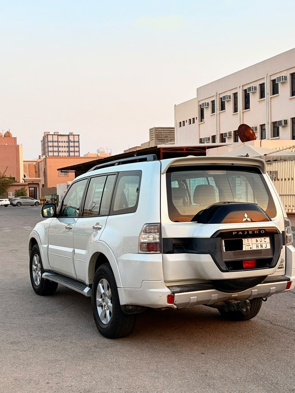 Jubail, Vehicles, Cars & Trucks , SAR 30000,  Mitsubishi Pajero V6,  2016,  Automatic,  380000 KM,   Mitsubishi Pajero  4×4