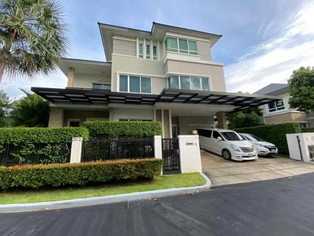 Bangkok, Villas, THB 260000,  105 Sq. Feet,  Rent A 3-storey House Behind A 5-bedroom Corner Of Grand Bangkok Boulevard, Krungthep