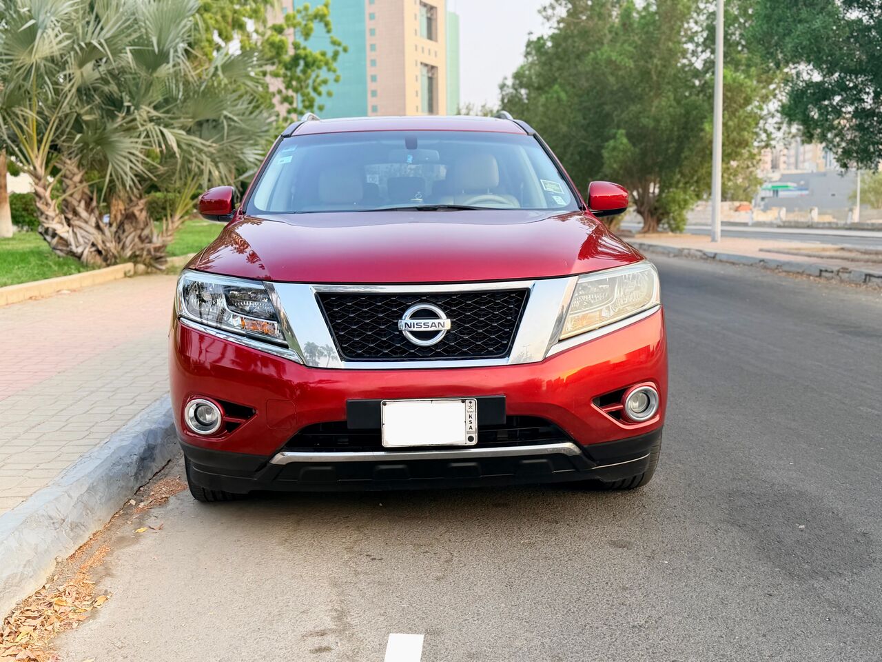 Jeddah, Vehicles, Cars & Trucks , SAR 32000,  Nissan Pathfinder,  2014,  Automatic,  170000 KM,   In Excellent Condition