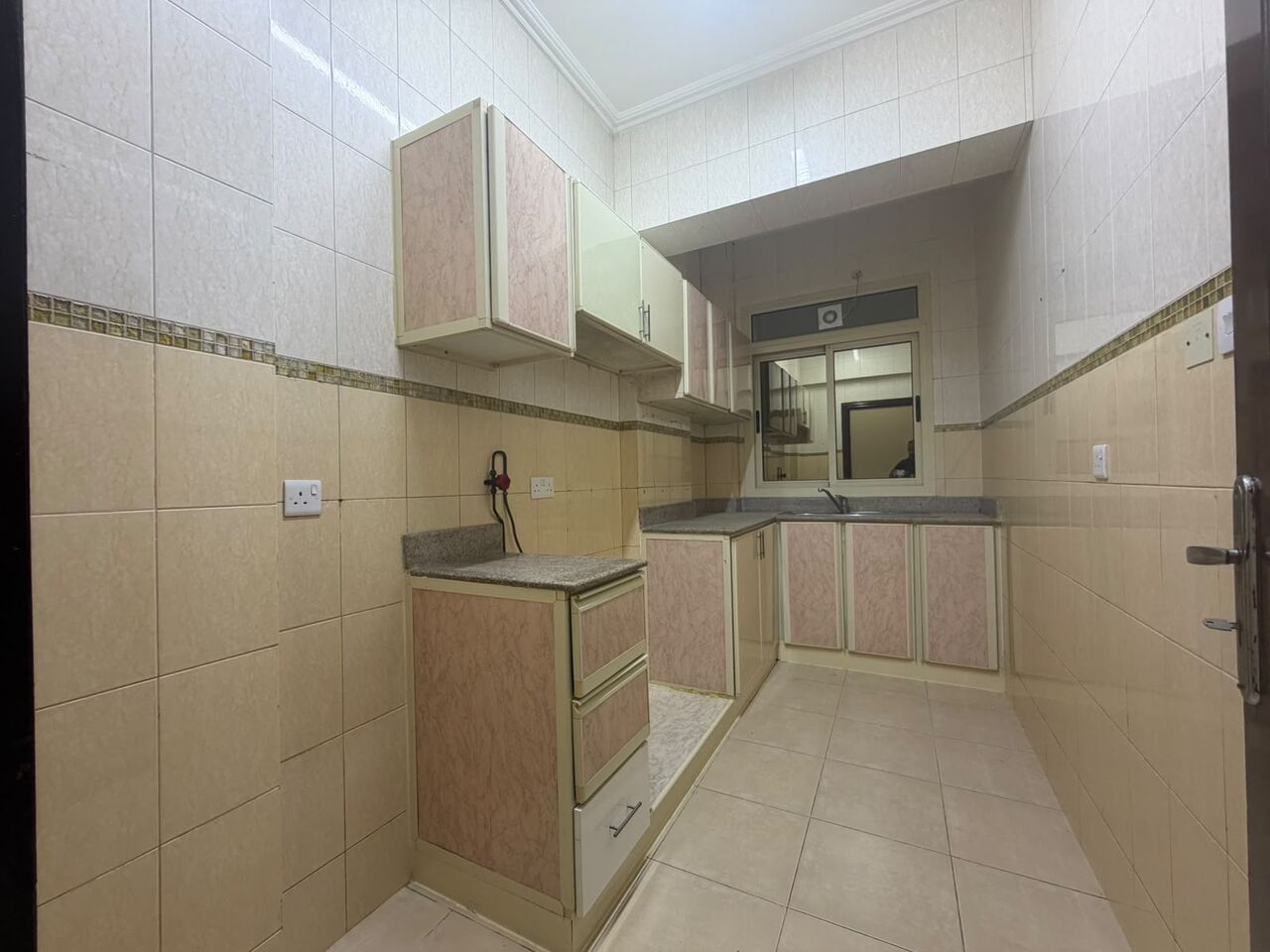 Manama, Apartments, Flats, Houses & Villas, BHD 200/year,  2 BR,  2bhk Available In Um Al Hassam