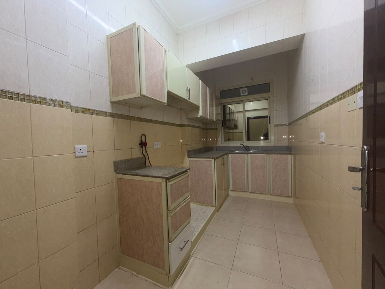 Manama, Apartments, Flats, Houses & Villas, BHD 200/year,  2 BR,  2bhk Available In Um Al Hassam