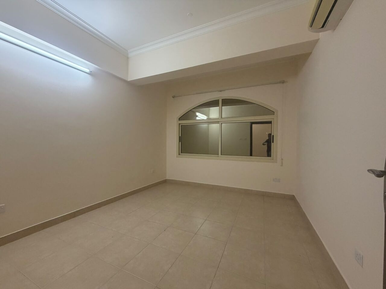 Manama, Apartments, Flats, Houses & Villas, BHD 200/year,  2 BR,  2bhk Available In Um Al Hassam