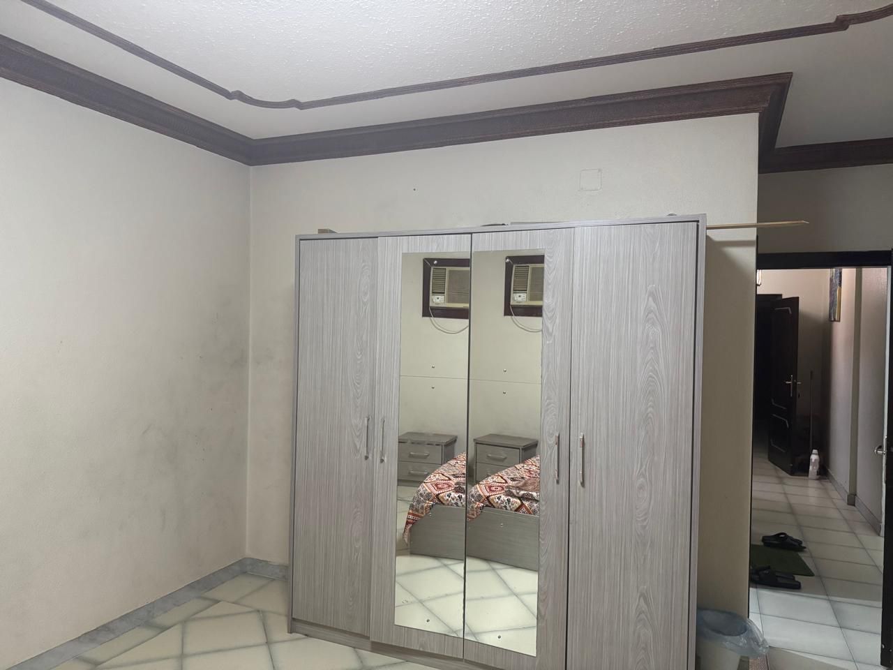 Riyadh, Rooms for Rent, SAR 2200,  FURNISHED Room Available For Male Professional | Almuruj, Riyadh &mdash; Near Riyadh Gallery