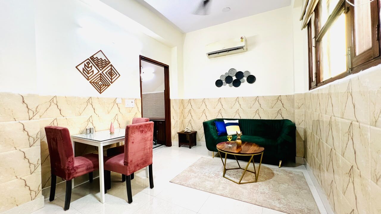Rohini, Apartments, Flats, Houses & Villas, INR 5600/day,  2 BR,  1100 Sq. Feet,  Classified AD