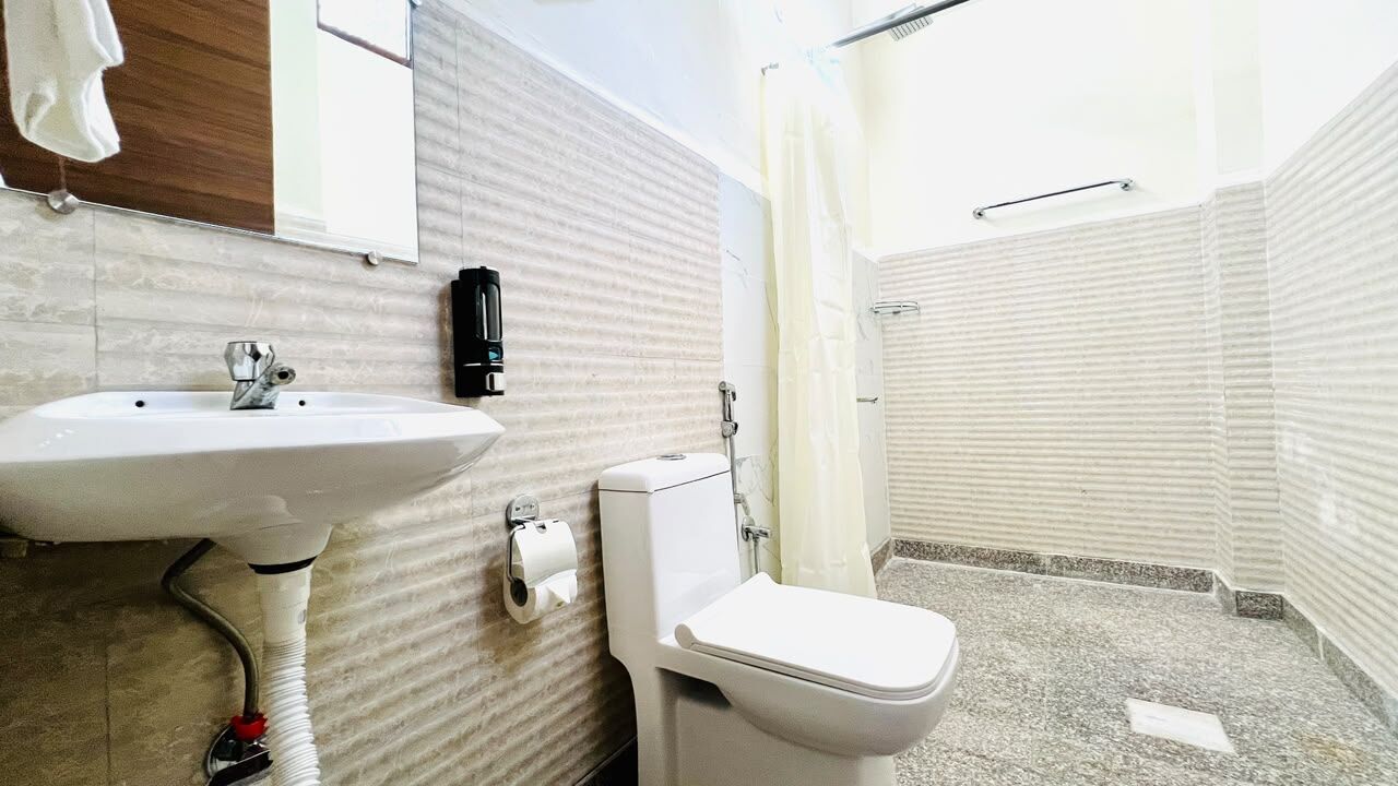 Rohini, Apartments, Flats, Houses & Villas, INR 5600/day,  2 BR,  1100 Sq. Feet,  Classified AD